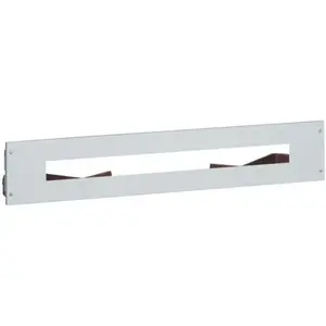 Металлическая панель Legrand 020950 с вырезом для модульного оборудования 825 x 150 мм