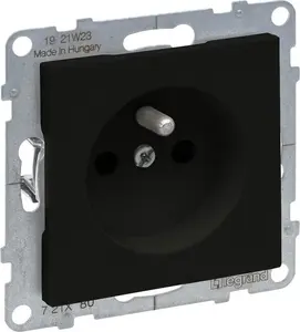 Розетка Legrand SUNO 2P+Z со шторками, 16 А, 250 В, безвинтовые зажимы, черный
