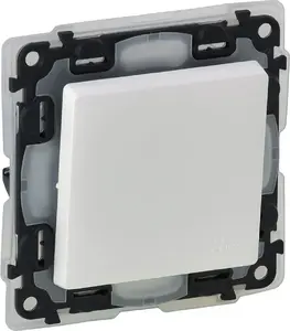 Однополюсный выключатель Legrand Valena Life 10AX, IP44, белый