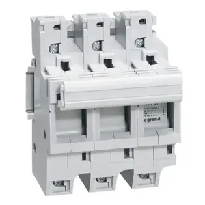 Цилиндрический предохранительный разъединитель Legrand 021504 3P 14x51мм