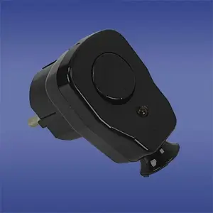 Угловая разборная вилка ELEKTROPLAST AWA-ŁK с выключателем и индикатором 16А 2P черная