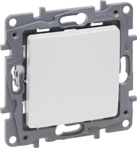 Legrand Niloe Selection Intermediate Switch 10AX Pearl