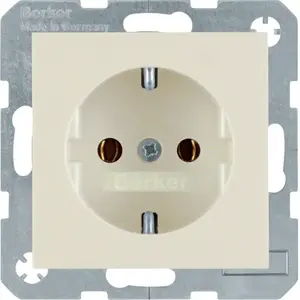 Hager 47438982 Type F Socket-Outlet, 16A 250V, White
