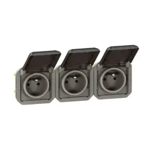 Legrand 069844L Plexo 55 Тройная горизонтальная розетка 16А 250В антрацит