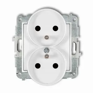 Механизм двойной розетки Karlik MINI 2x(2P+E) с защитными шторками, матовый белый