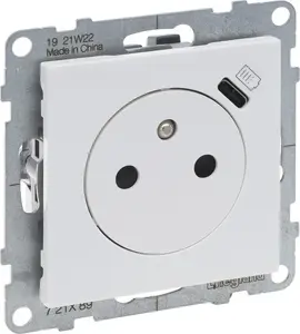 Розетка Legrand SUNO плоская 2К+З 16А с зарядным устройством USB Type-C 1.5А, белый, автоматические зажимы, шторки