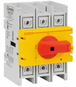 Трехполюсный выключатель-разъединитель LOVATO Electric GA100ARY 100А с желто-красной поворотной рукояткой