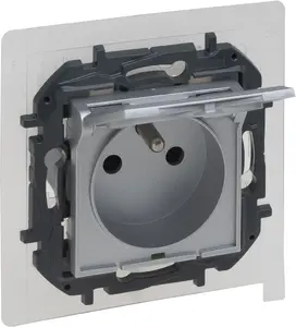 Legrand Niloe Step 2P+E Socket IP44 with Shutters and Automatic Terminals, Aluminum