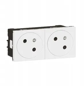 Legrand Mosaic Double Socket 2P+E with Automatic Terminals 278164L