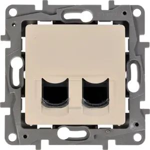 Двойная компьютерная розетка Legrand Niloe 2xRJ45 кат.6 UTP кремовая