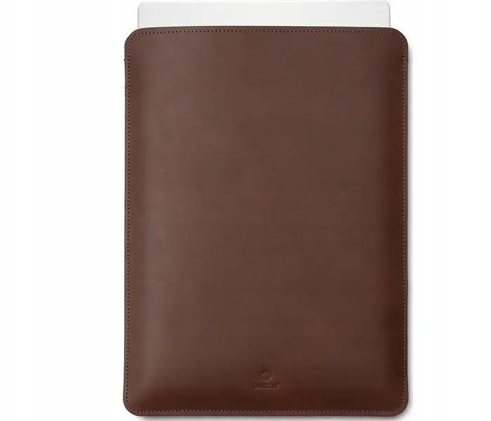 Baltan aizsargmaciņa MacBook Air 15.3