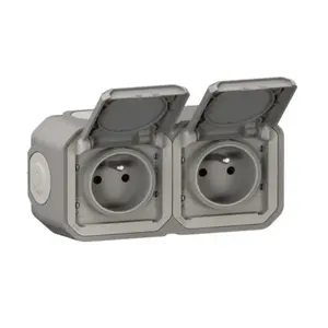 Двойная горизонтальная розетка Legrand 069768L Plexo 55 для накладного монтажа 16А 250В серая