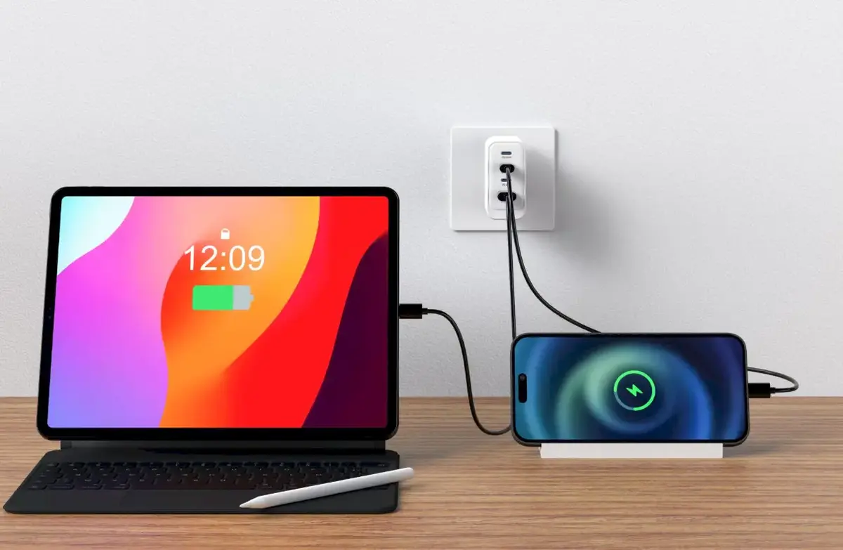 Swissten Core GaN 100W 4-Port Travel Charger Photo 6