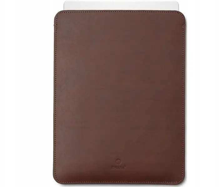 Baltan aizsargmaciņa MacBook Air 13.6