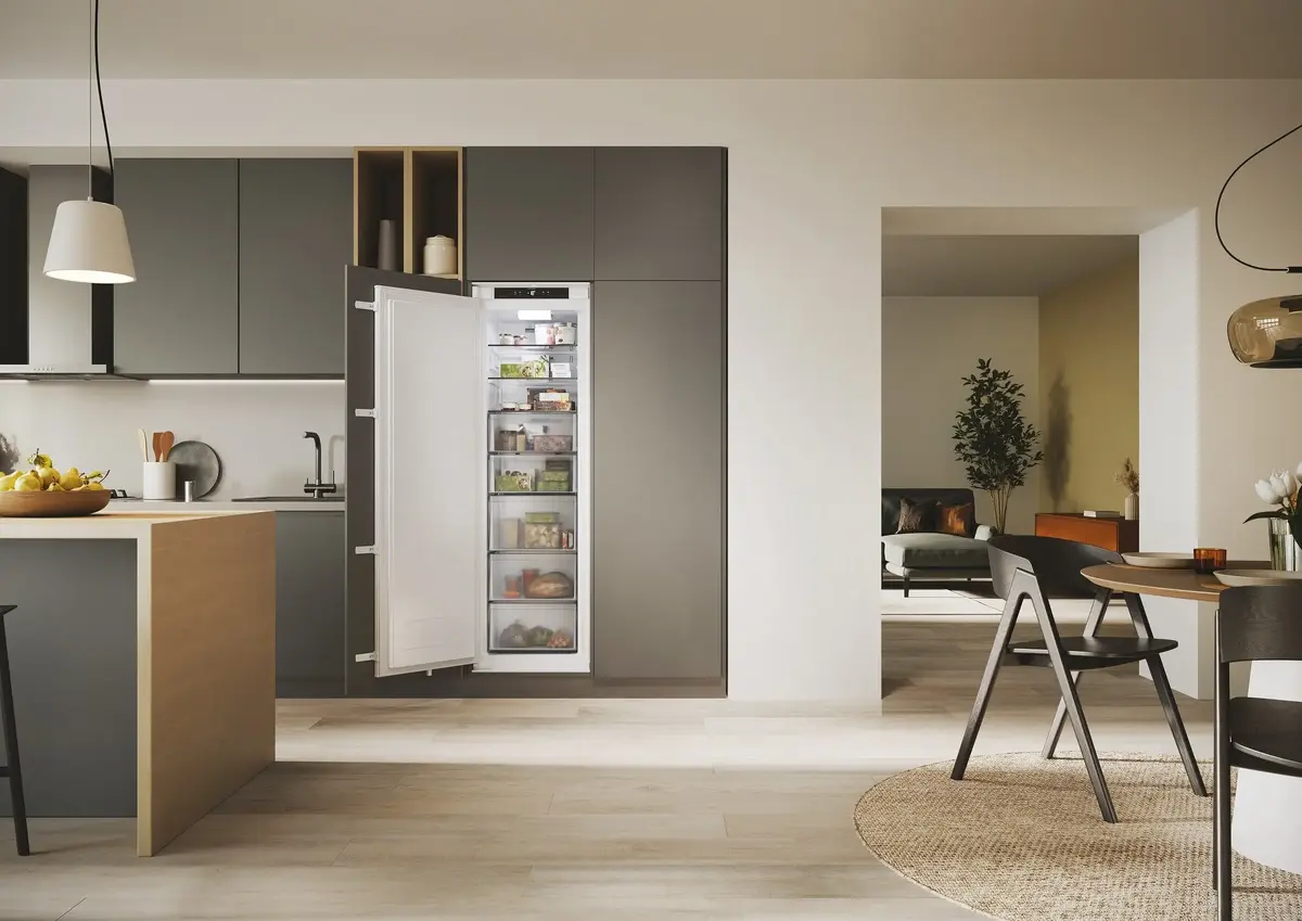 Candy CMT5518EVWF Freestanding Refrigerator Photo 6