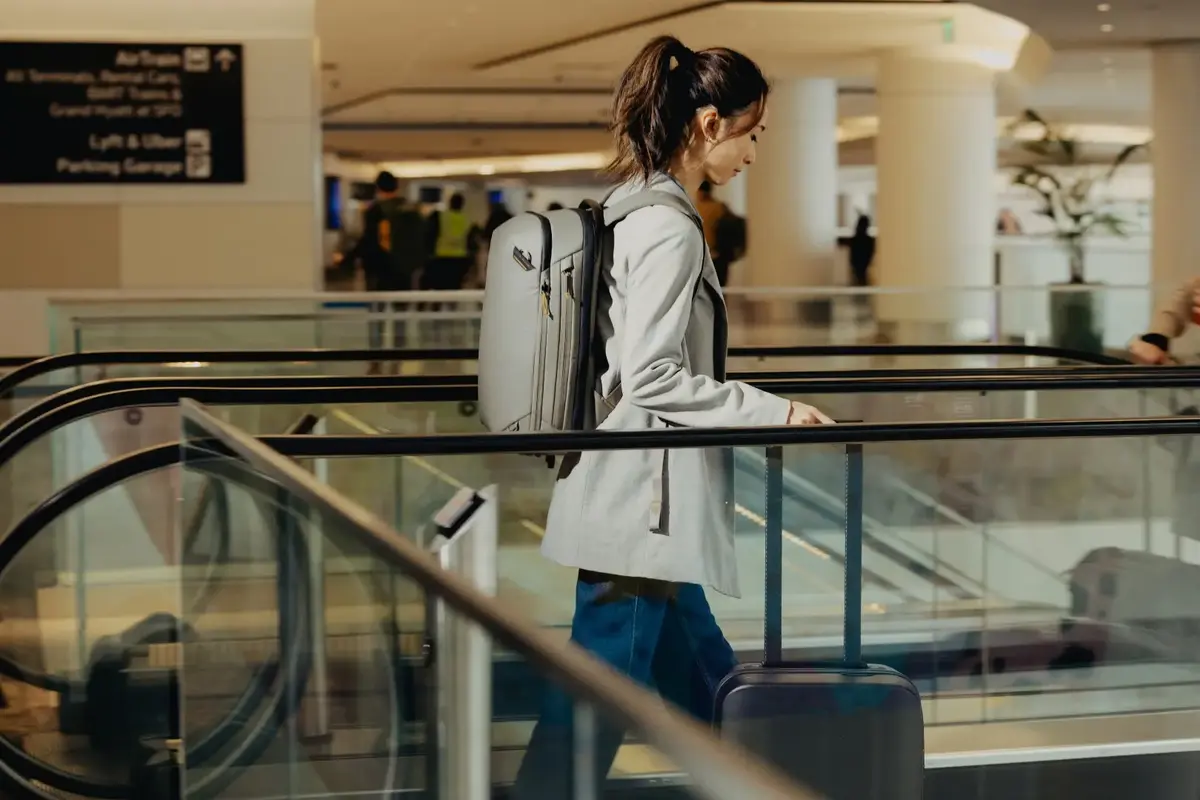 Рюкзак Peak Design Travel Backpack 20L Stone Photo 12