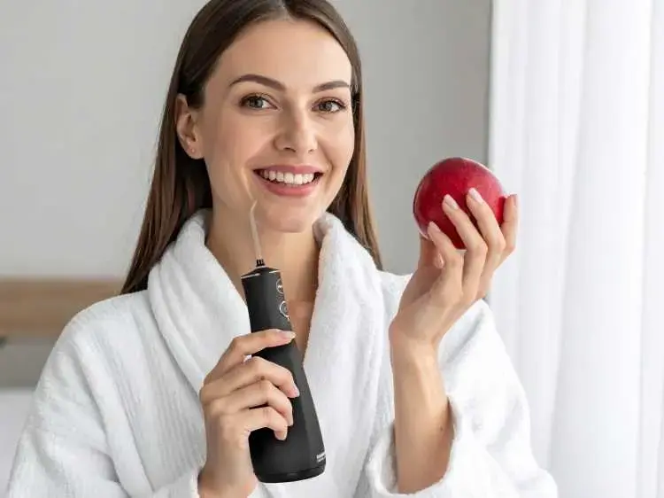 Eldom RY200C Cordless Oral Irrigator Photo 8