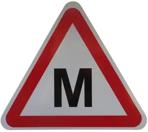 Automašīnas uzlīme M burts LIP002