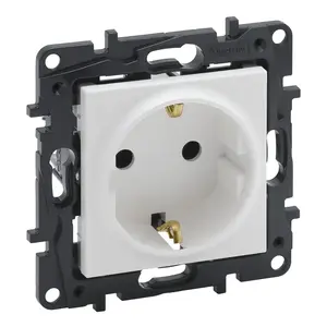 Legrand 863120B White Socket Outlet with Screwless Terminals