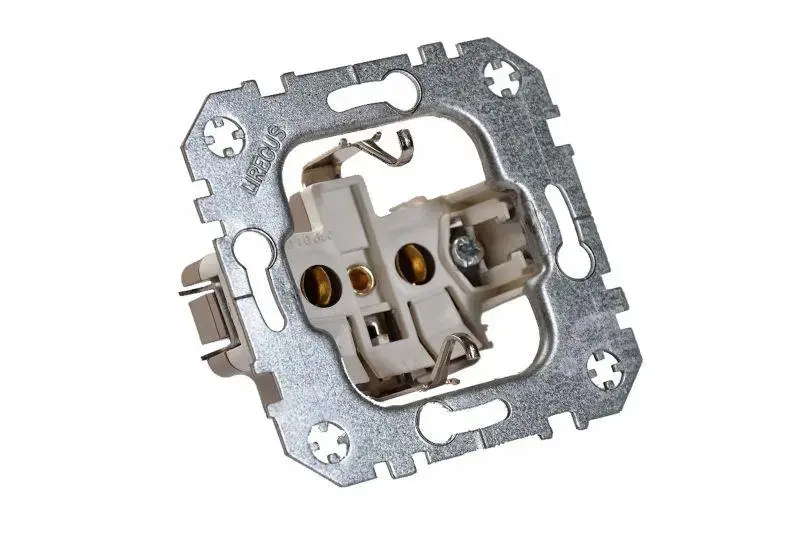 Электрическая розетка Liregus Epsilon IKL 16-204-01 E/CH Photo 3