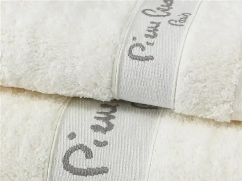 Набор полотенец Pierre Cardin из 3 предметов - молочный Photo 2