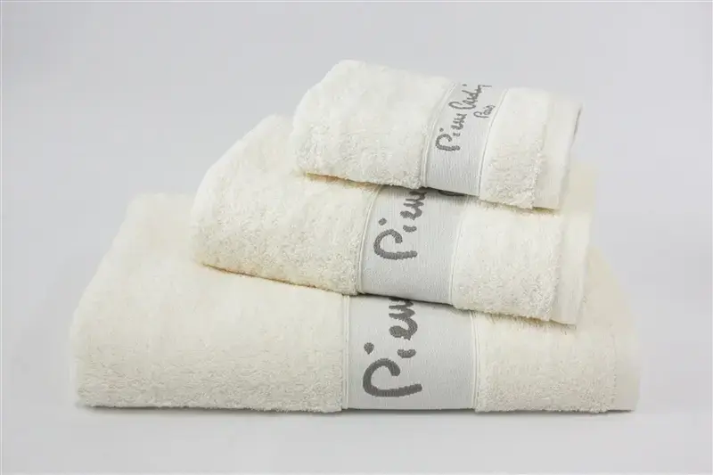Набор полотенец Pierre Cardin из 3 предметов - молочный Photo 3