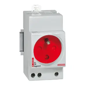 Модульная розетка Legrand 004282 2P+E 10/16A для установки на DIN-рейку