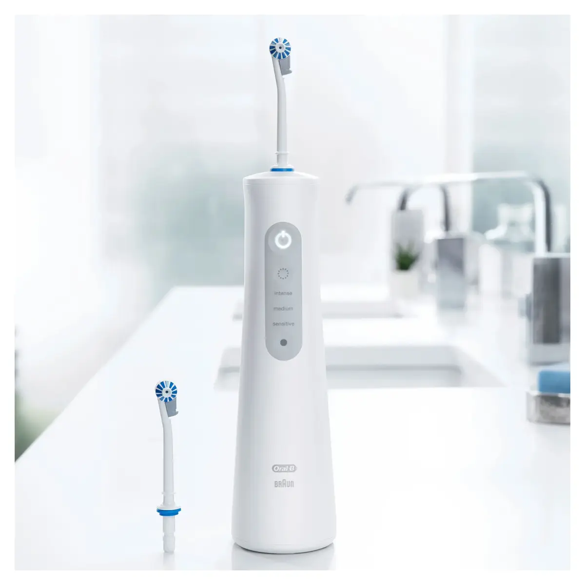 Беспроводной ирригатор Oral-B AquaCare 6 Pro-Expert Photo 5