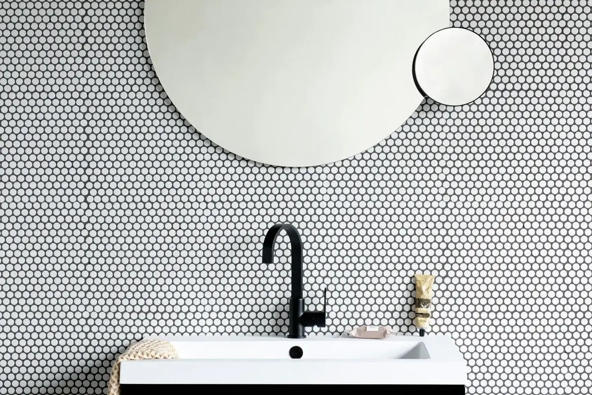 Brabantia MindSet Round Bathroom Mirror Photo 4