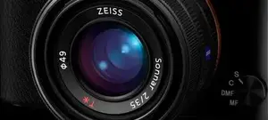 Large-aperture ZEISS® Sonnar T* 35mm F2 lens