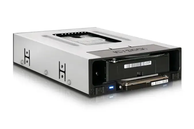 Icy Dock MB795SP-B 2.5/3.5-inch Storage Drive Tray Photo 6