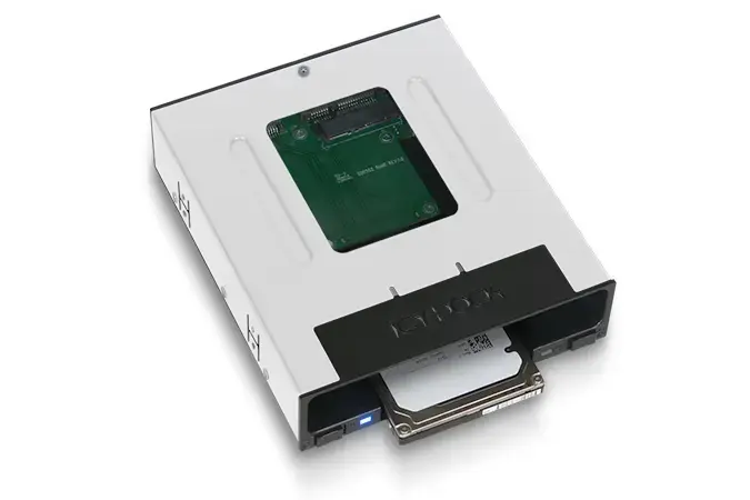 Icy Dock MB795SP-B 2.5/3.5-inch Storage Drive Tray Photo 10