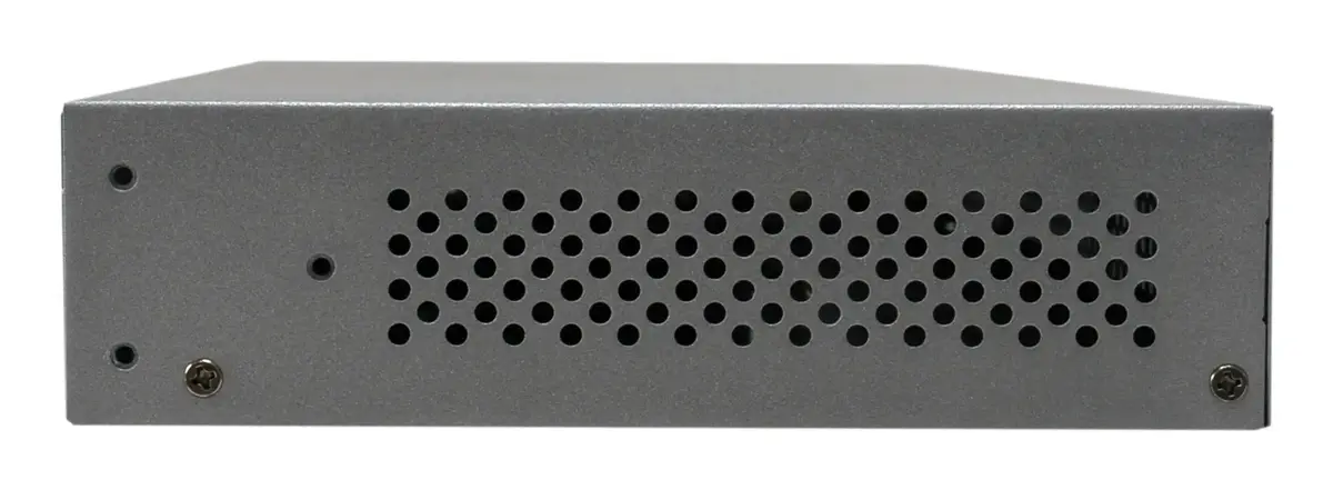 LevelOne GEU-1632 16-Port Gigabit Ethernet Unmanaged Switch Photo 4