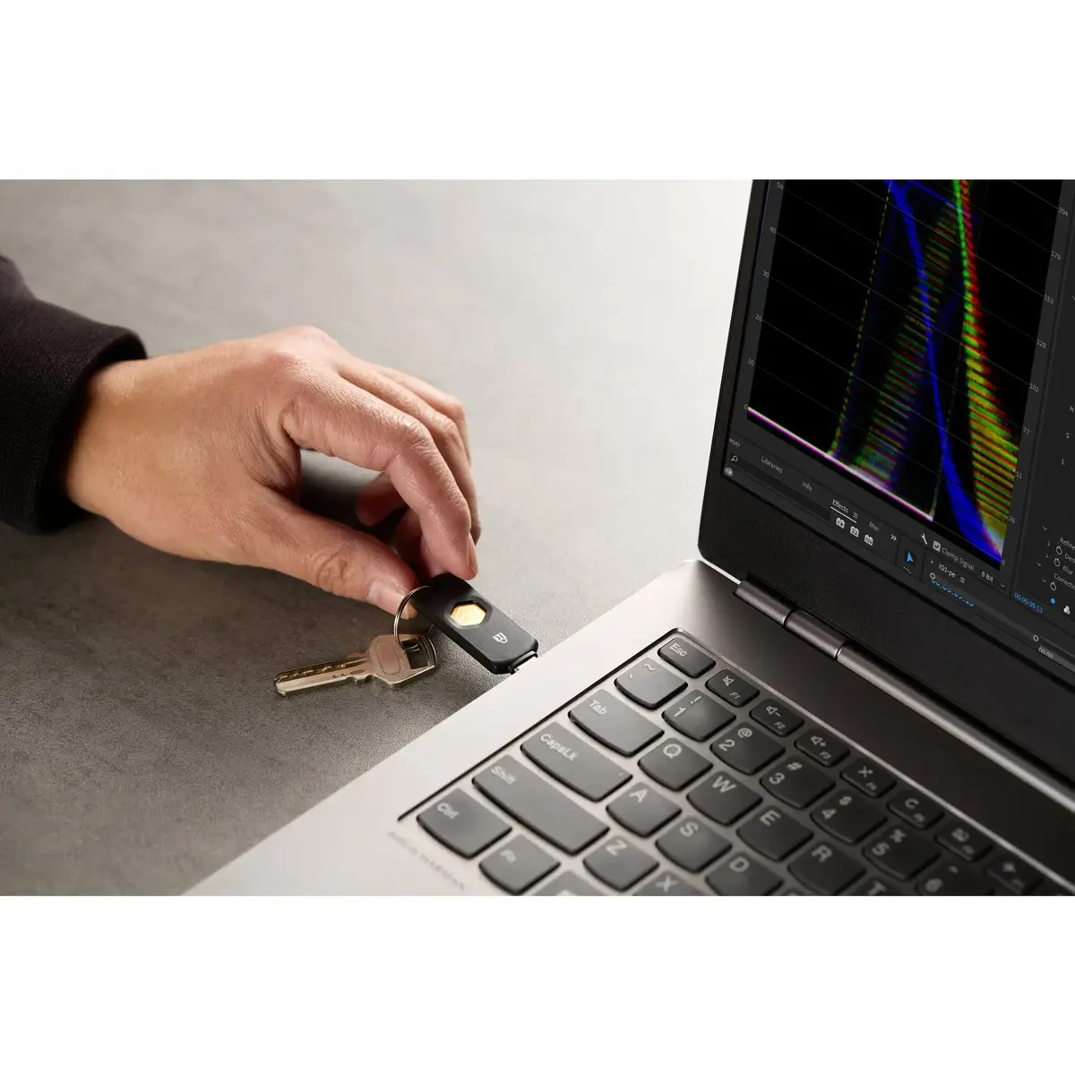 Kensington VeriMark NFC+ USB-C Security Key Photo 12