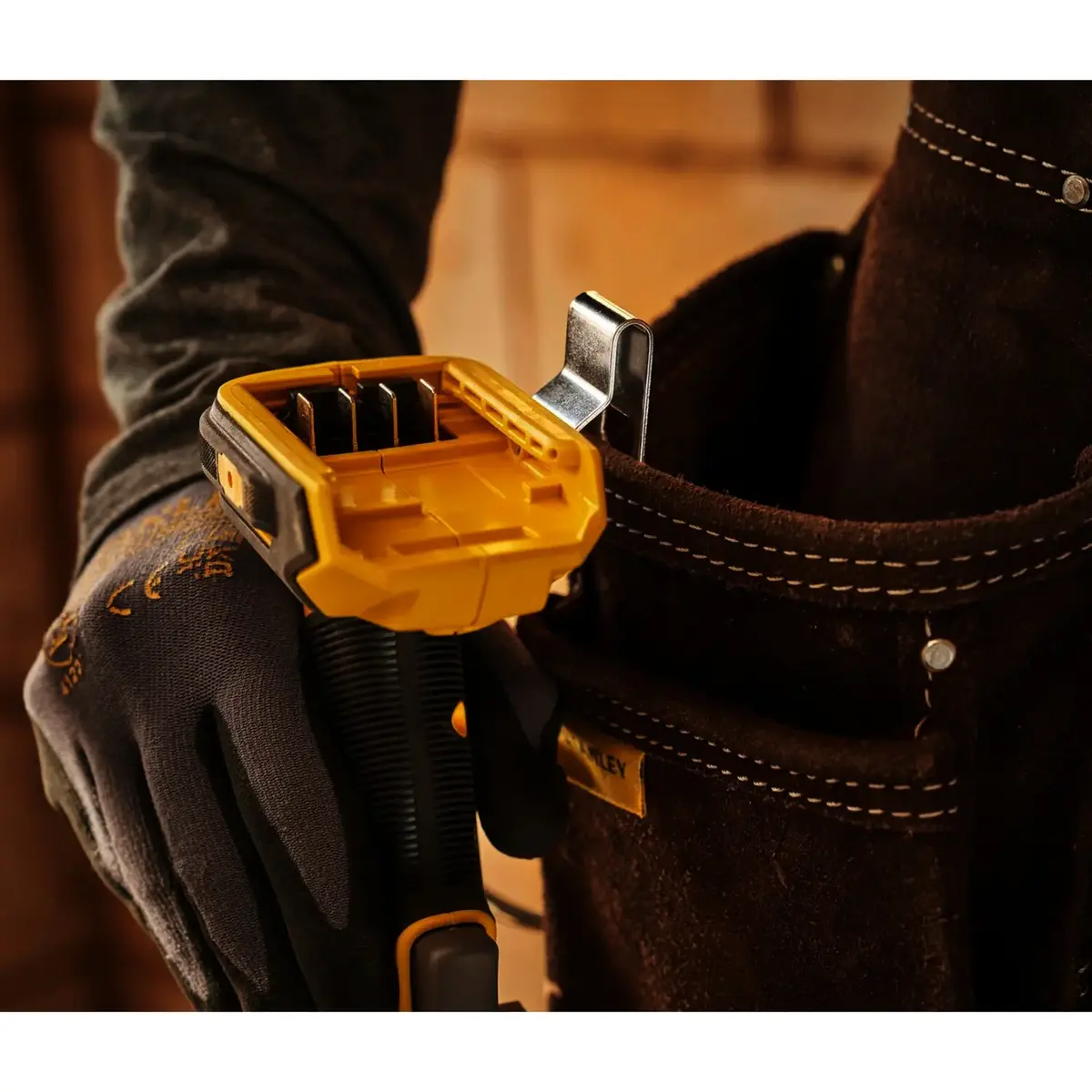 Stanley SFMCD714D1T-QW Cordless Drill/Driver Photo 6