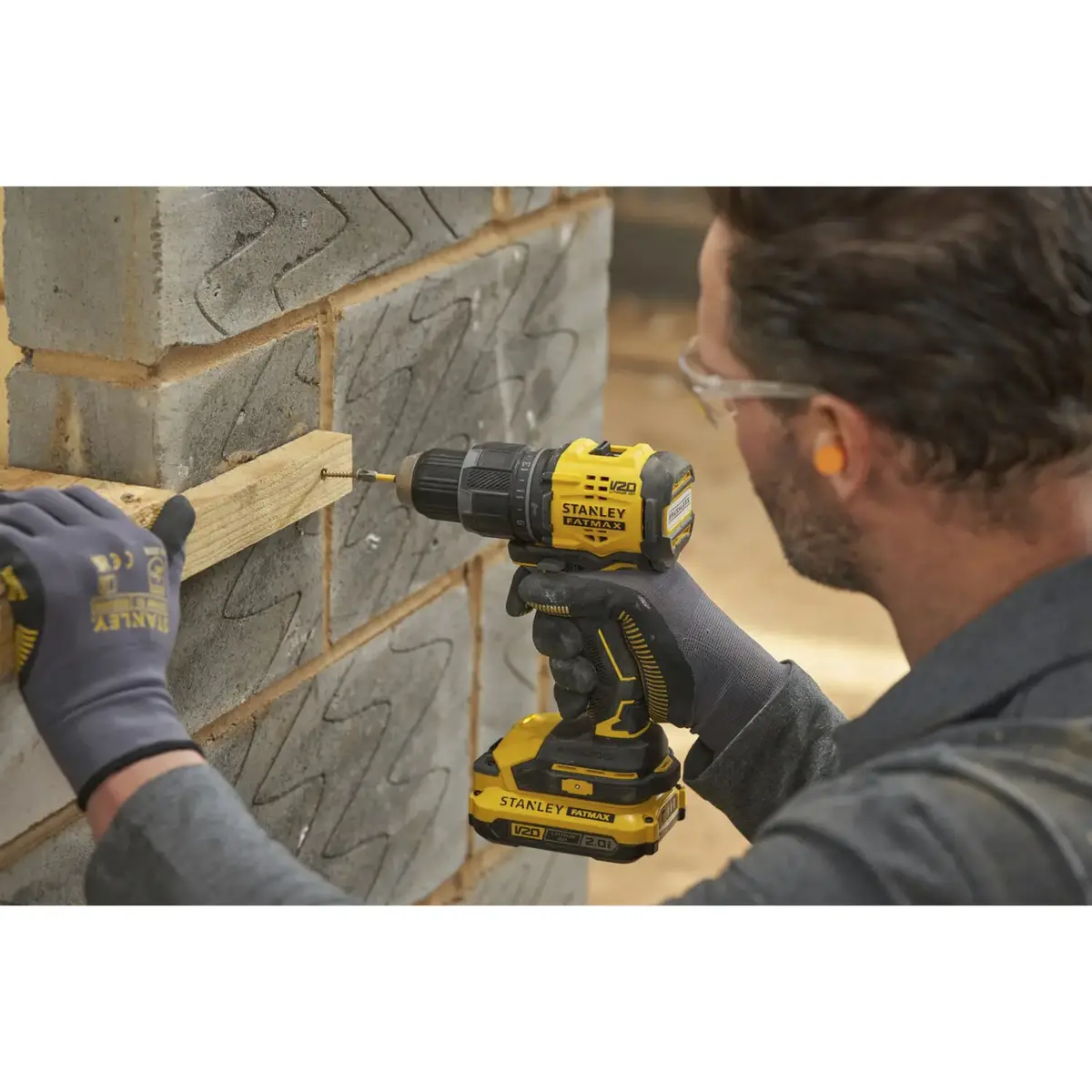 Stanley SFMCD716D1T-QW Cordless Impact Drill Photo 5