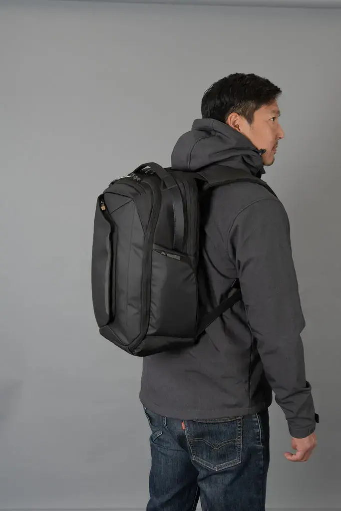 Targus Pro-Tek TBB663GL City Backpack for 16-inch Laptops Photo 4