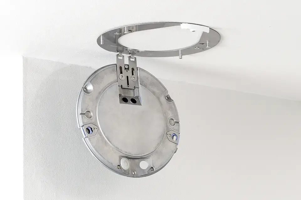 Многонаправленная IP-камера i-PRO WV-S8563L Photo 3