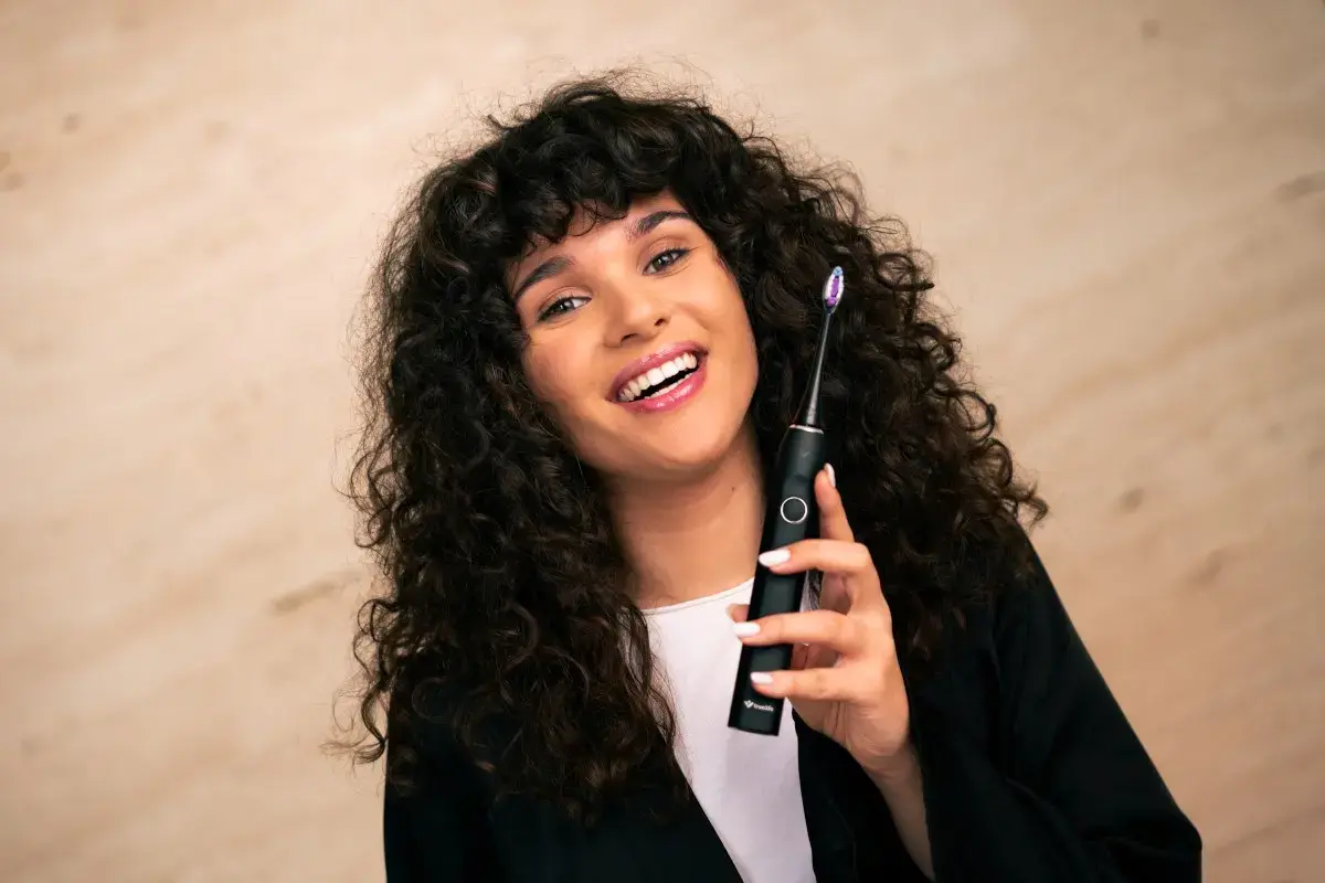 Звуковая зубная щетка TrueLife SonicBrush Clean70 UV Photo 4