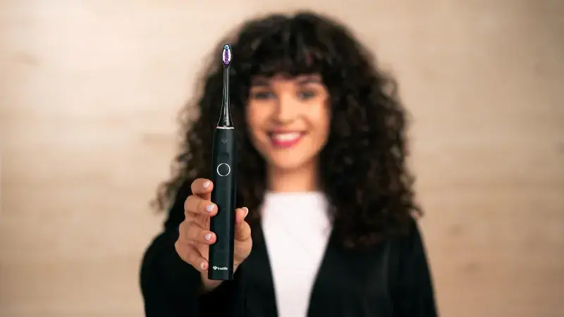 Звуковая зубная щетка TrueLife SonicBrush Clean70 UV Photo 7