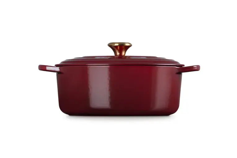 Le Creuset Oval Saucepan 4.7 L Red Photo 3