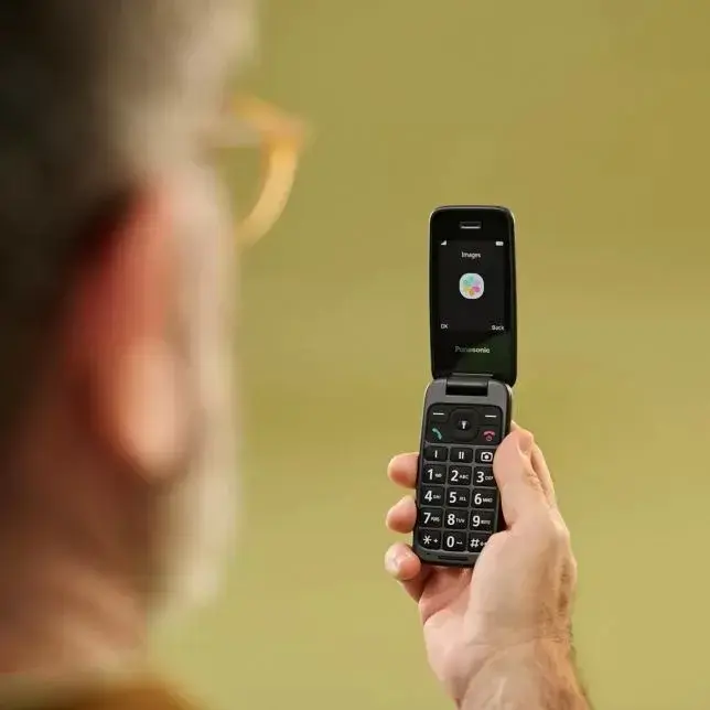 Panasonic KX-TU410EXB Mobile Phone Photo 2