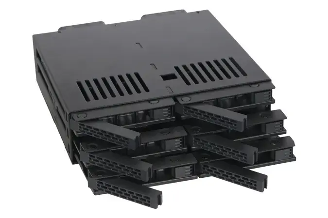 Icy Dock ExpressCage MB326SP-B 6-Bay Disk Enclosure Photo 7
