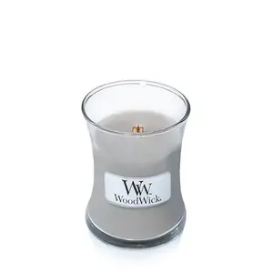 Ароматическая свеча WoodWick 98106 с нотами амбры, мускуса и ветивера в стеклянном подсвечнике