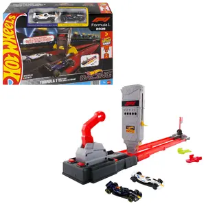 MATTEL Hot Wheels City Racing Formula 1 Grid Start Track Set with 2 Die-Cast F1 Cars in 1:64 Scale made of Plastic