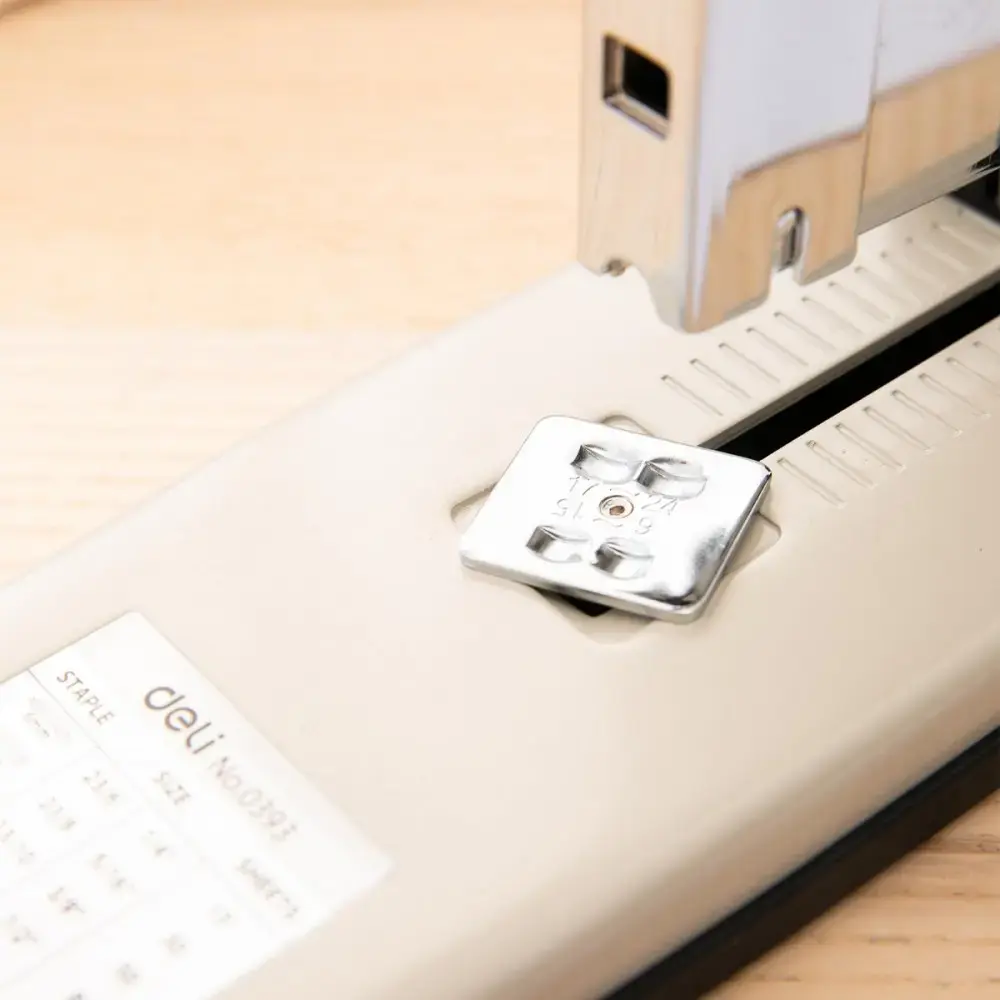 DELI E0393 Heavy Duty Stapler Photo 7