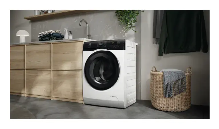 Electrolux EFE682WX4W Front-Load Washing Machine Photo 2