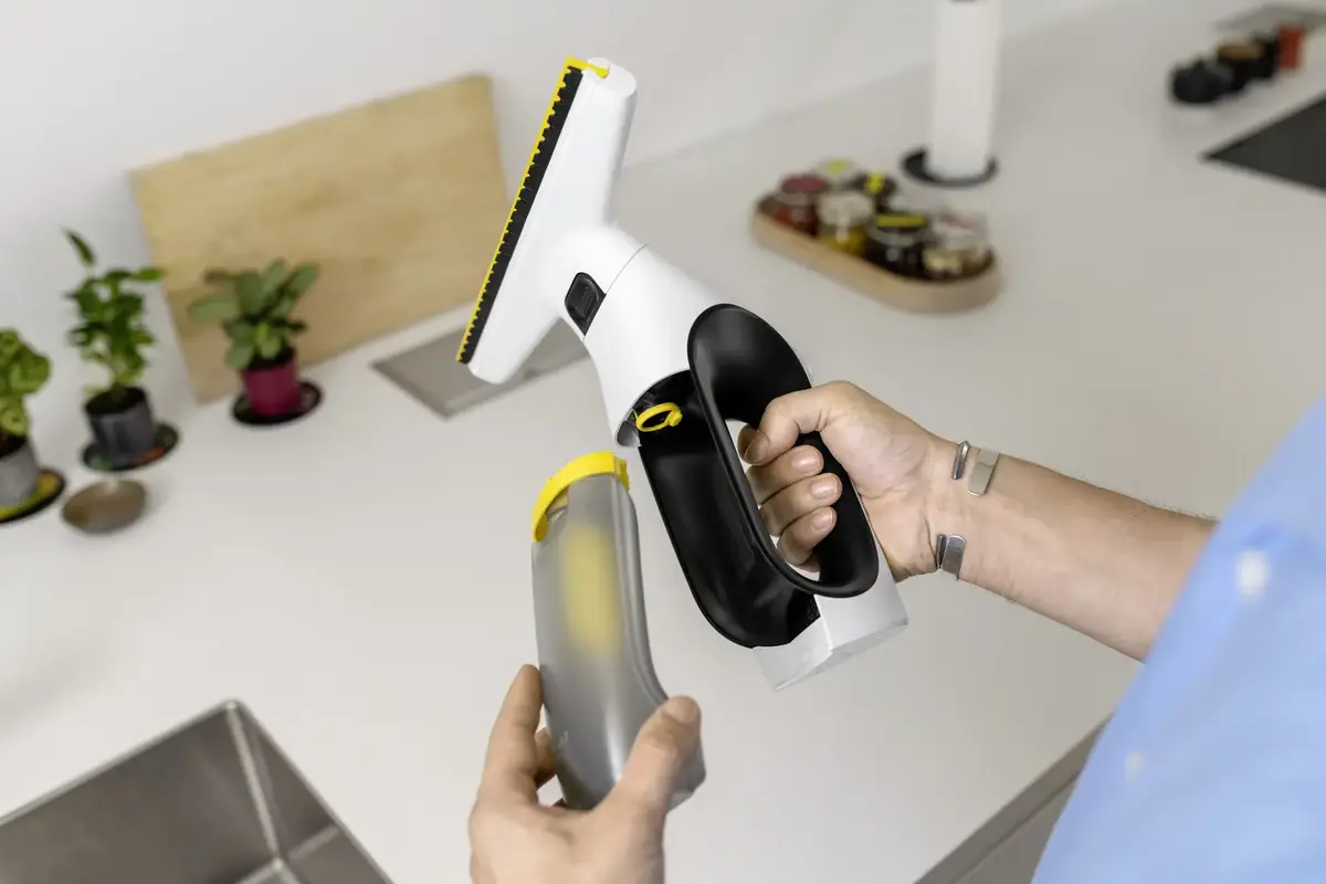 Kärcher WV 2 Universal Multi electric window cleaner 1.633-677.0 Photo 6