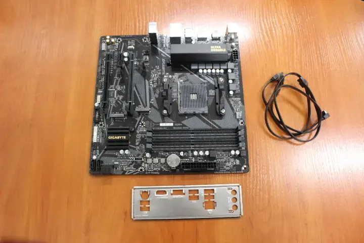 GIGABYTE B550M DS3H R2SO 2000001428610 Photo 2