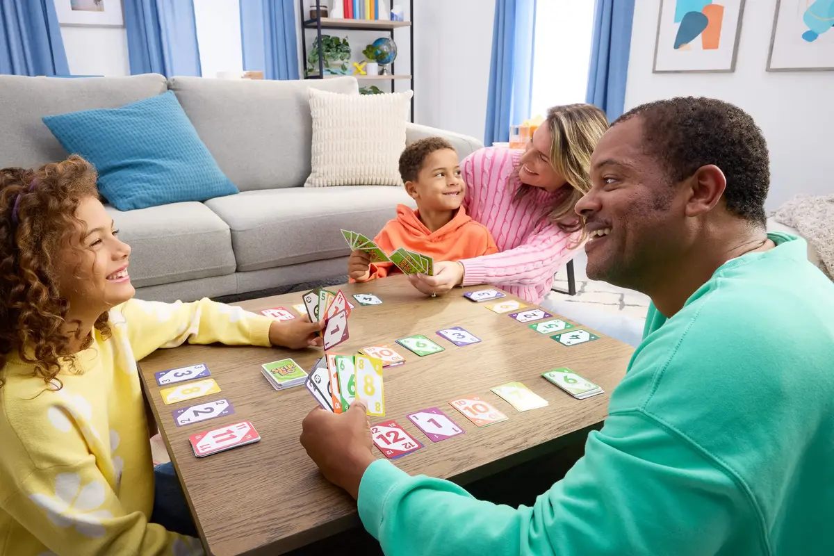 Mattel Skip-Bo Card Game for Families Photo 7